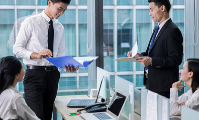 互聯(lián)網(wǎng)經(jīng)營(yíng)范圍的多元化實(shí)踐 從銷售到技術(shù)咨詢服務(wù)的全面解析